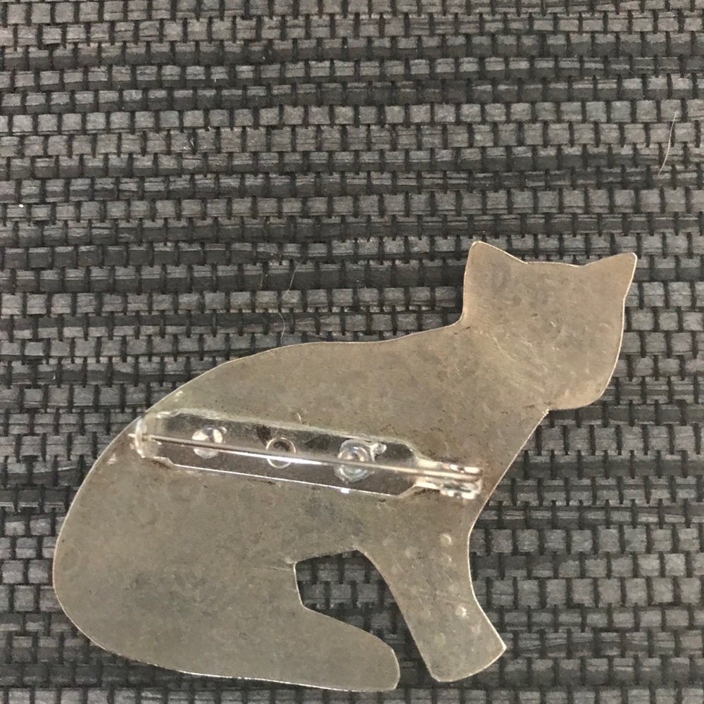 Silver Cat Pin - Picture 2 of 4